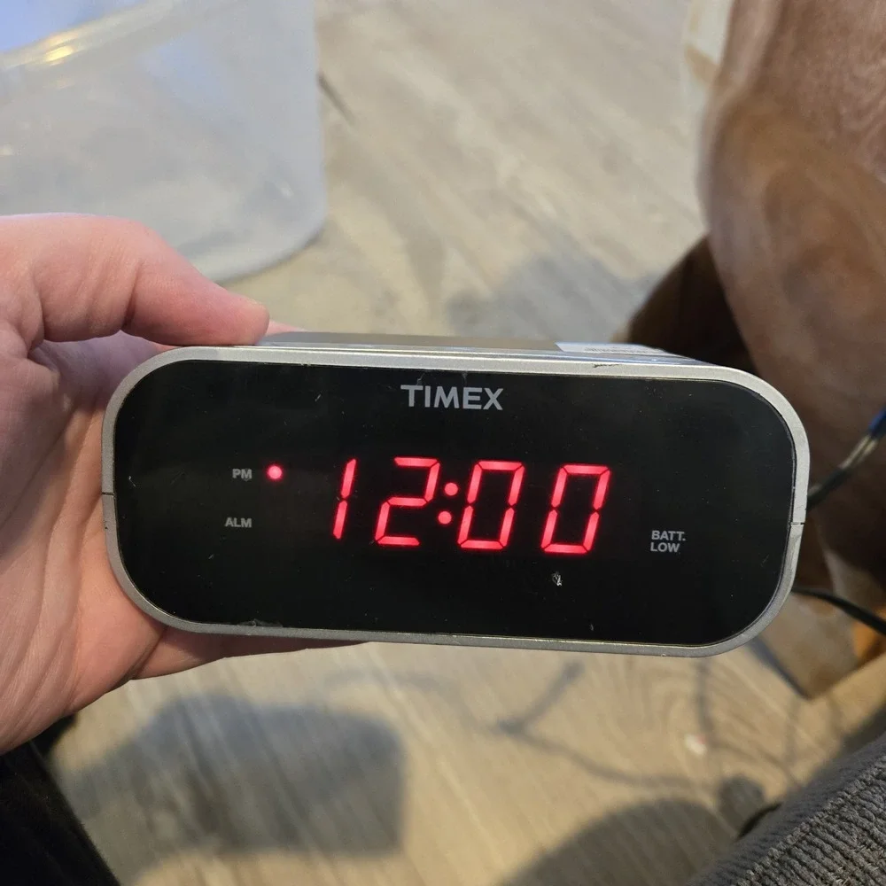 Timex - T121 - Black‎ Alarm Clock with Red Display 5.5